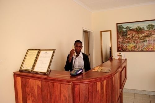 Ebuhleni Lodge Bulawayo Buitenkant foto